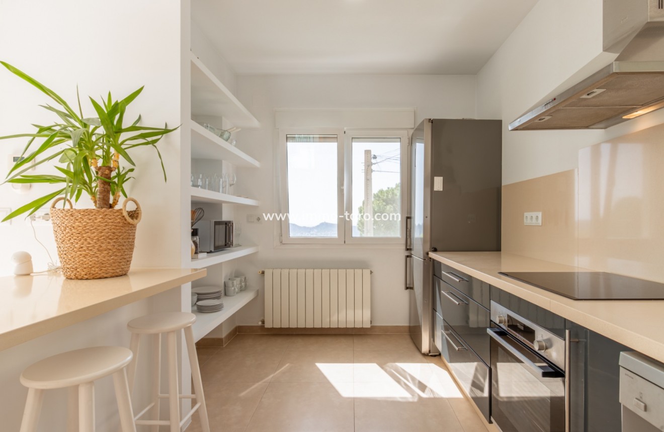 Resale - Villa - Moraira - Benimeit