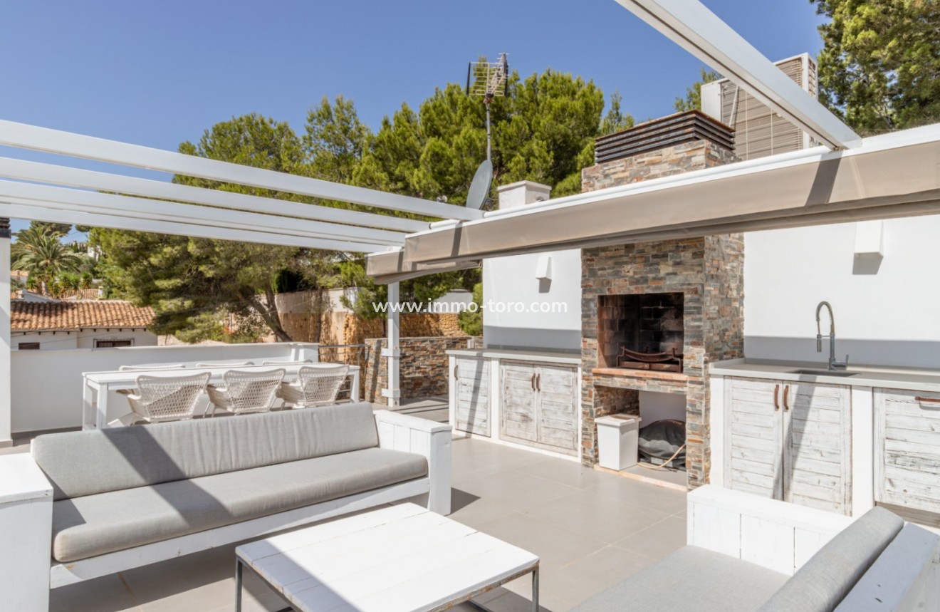 Resale - Villa - Moraira - Benimeit
