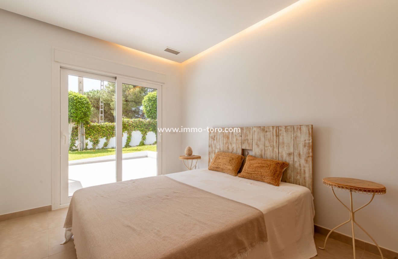 Resale - Villa - Moraira - Benimeit