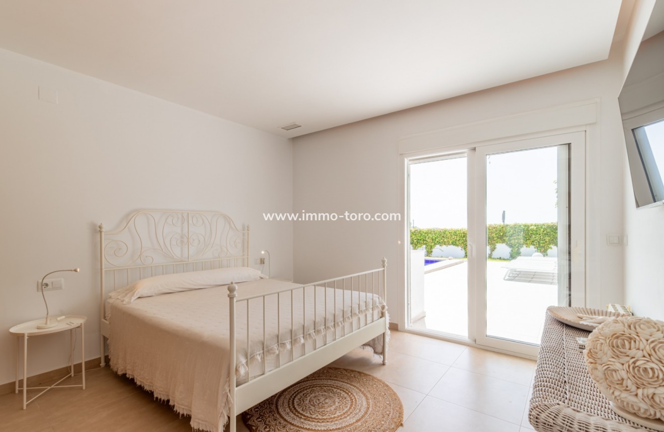 Resale - Villa - Moraira - Benimeit