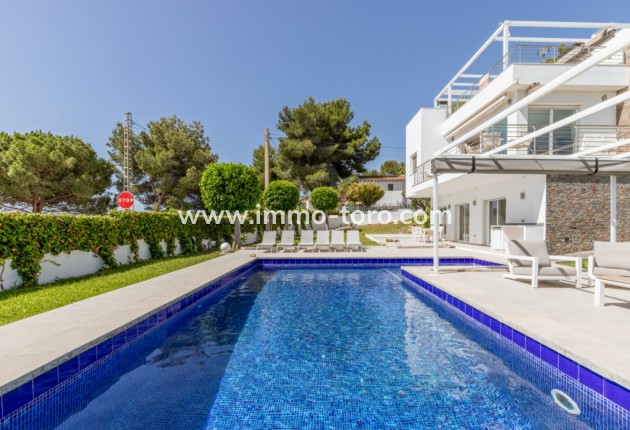 Resale - Villa - Moraira - Benimeit