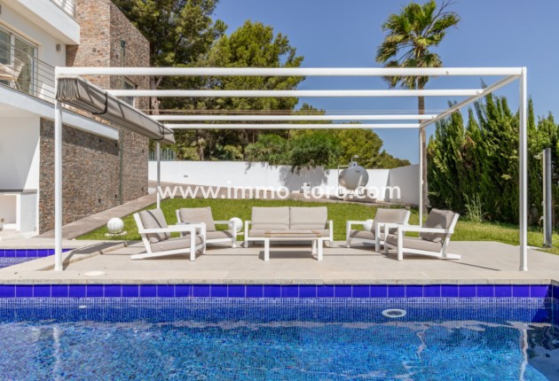 Resale - Villa - Moraira - Benimeit