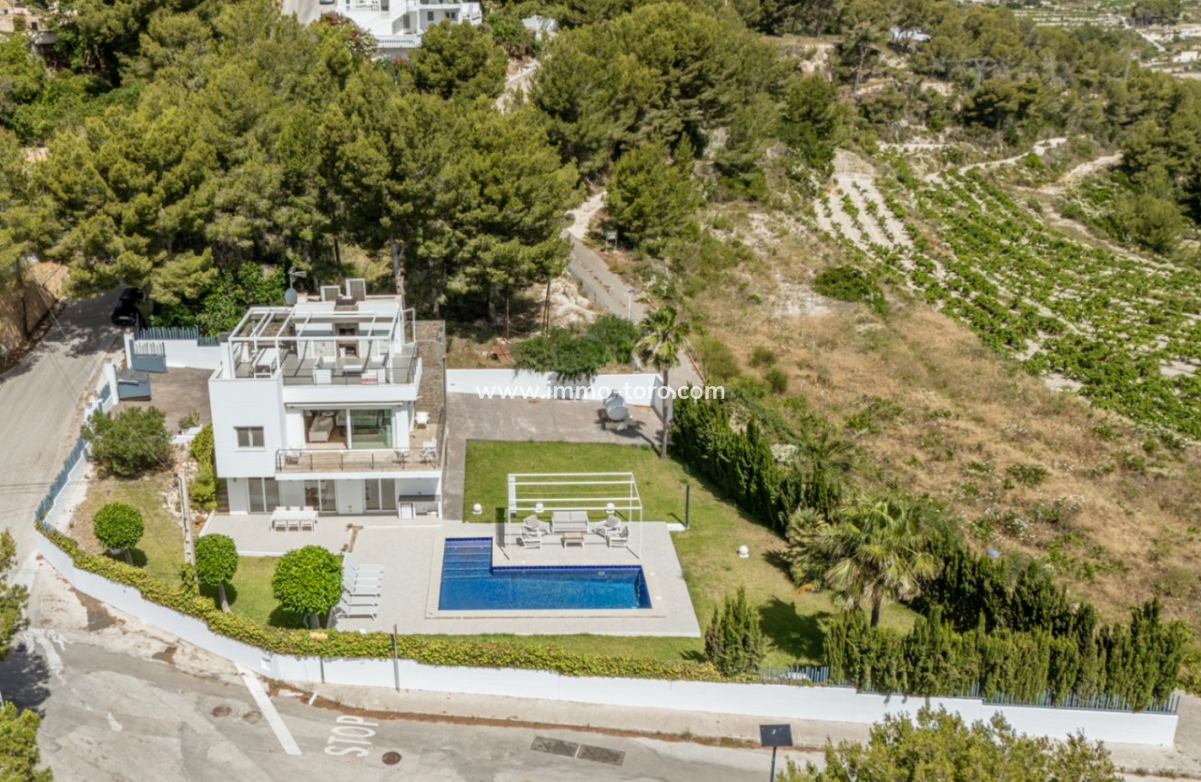 Resale - Villa - Moraira - Benimeit