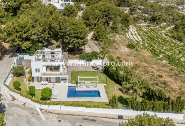 Resale - Villa - Moraira - Benimeit