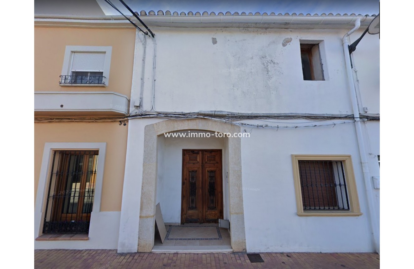 Resale - town_house - Ondara