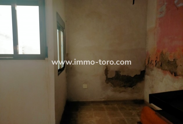 Resale - town_house - Ondara