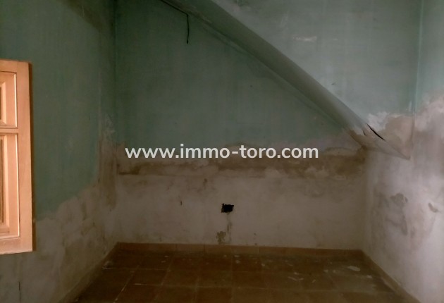 Resale - town_house - Ondara