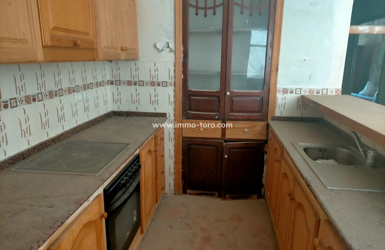 Resale - town_house - Ondara