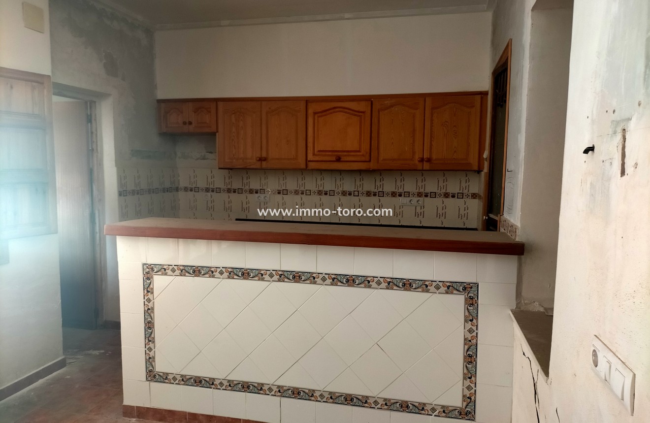 Resale - town_house - Ondara