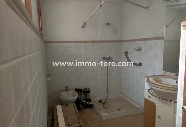 Resale - town_house - Ondara