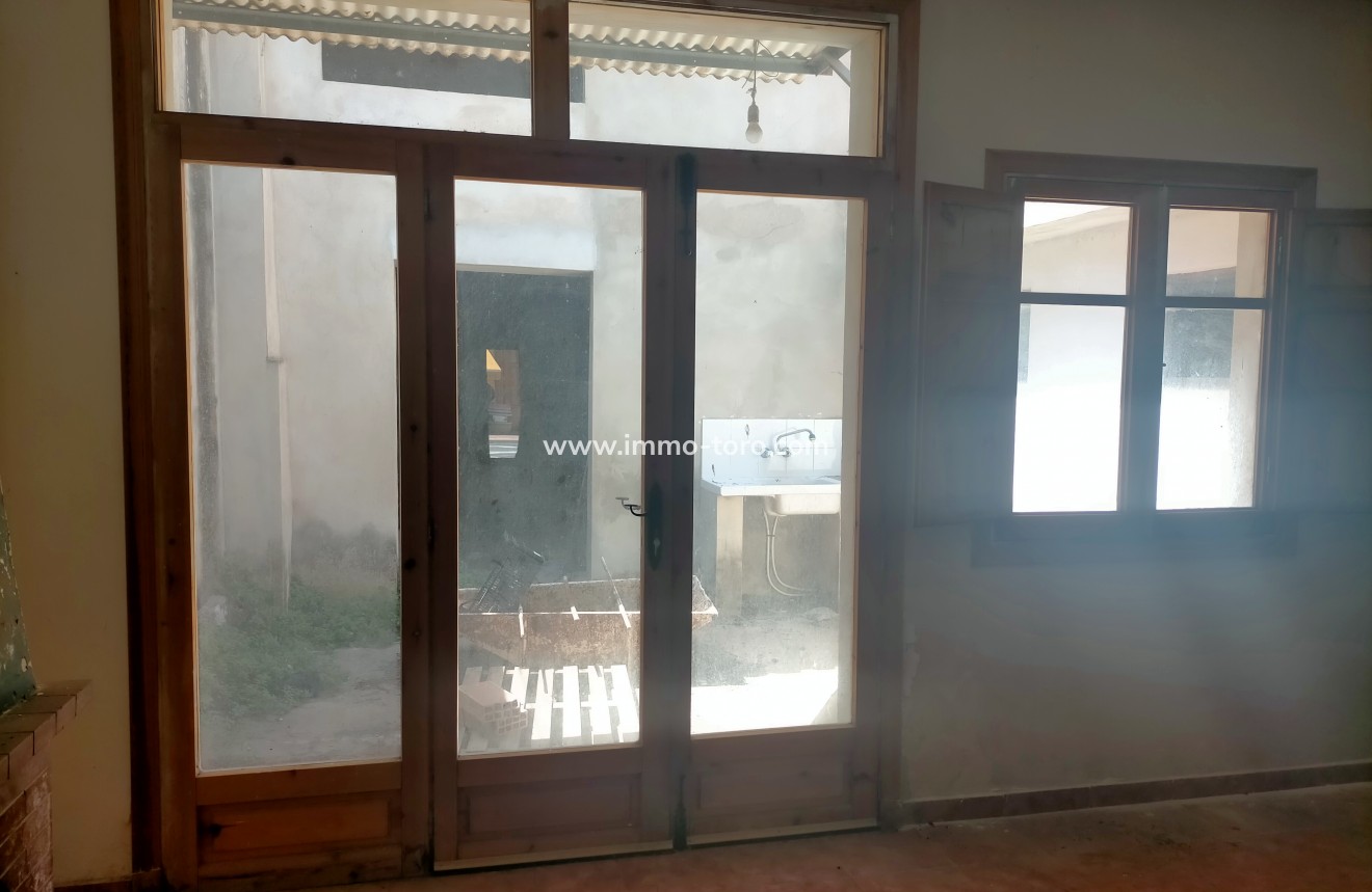 Resale - town_house - Ondara