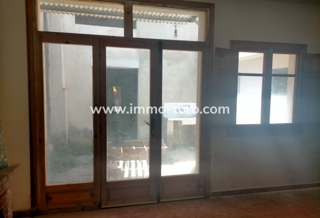 Resale - town_house - Ondara