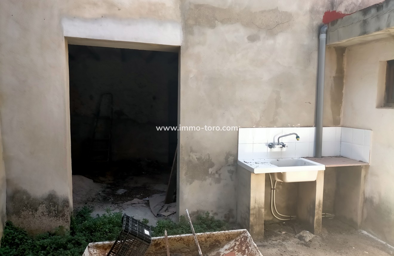 Resale - town_house - Ondara