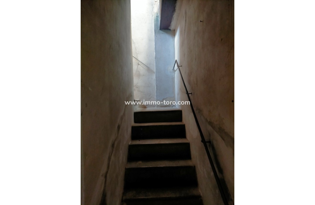 Resale - town_house - Ondara
