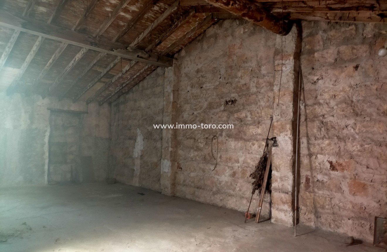 Resale - town_house - Ondara