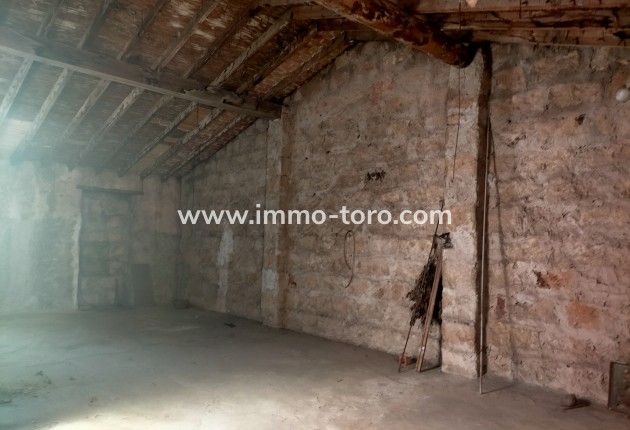 Resale - town_house - Ondara
