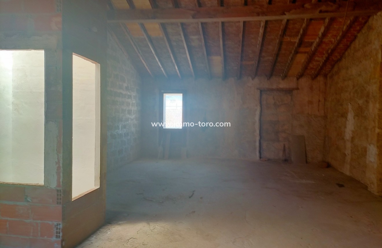 Resale - town_house - Ondara