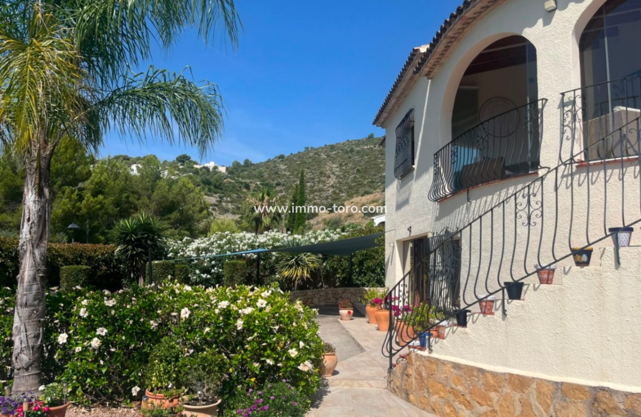 Resale - Villa - Alcalalí