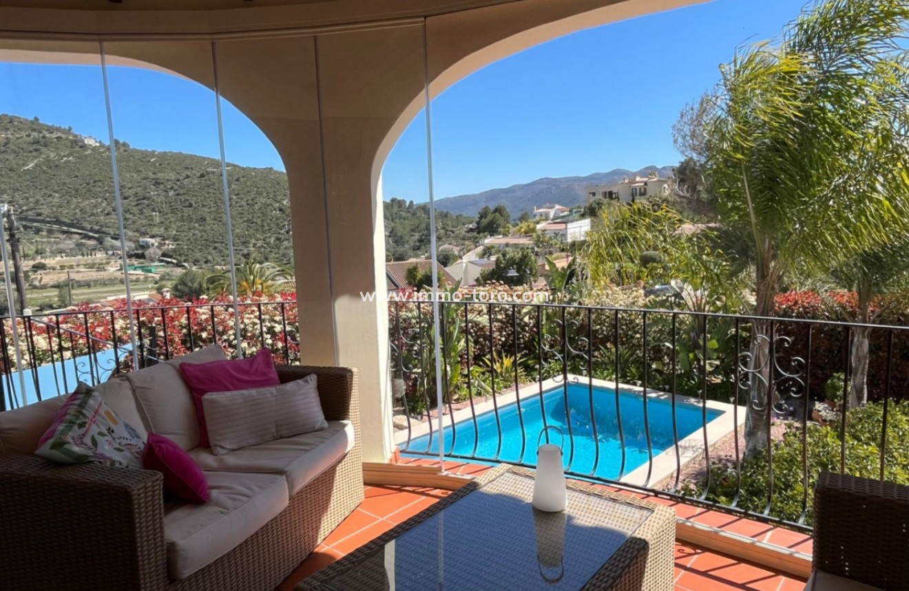 Resale - Villa - Alcalalí
