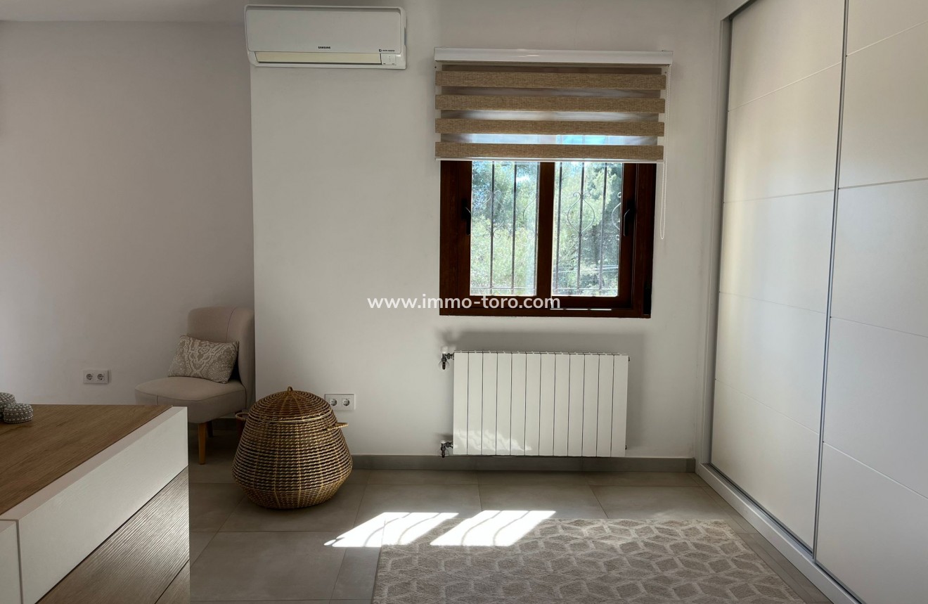 Resale - Villa - Alcalalí