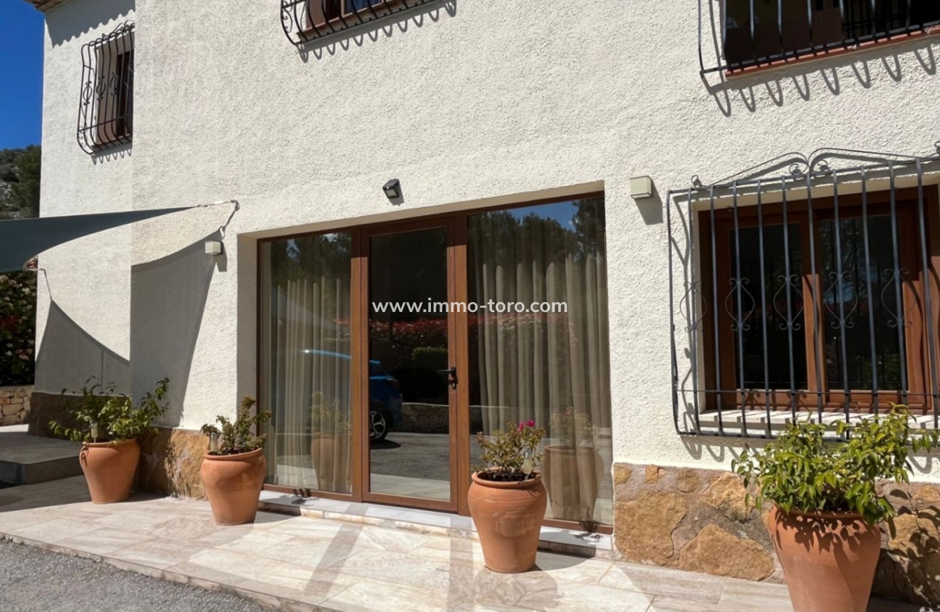 Resale - Villa - Alcalalí