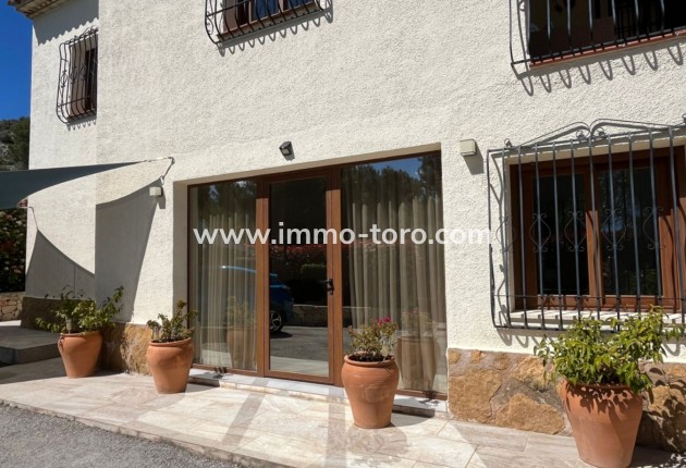 Resale - Villa - Alcalalí