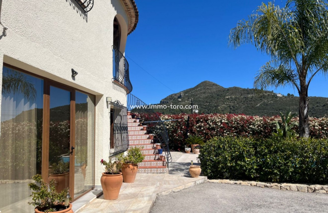 Resale - Villa - Alcalalí