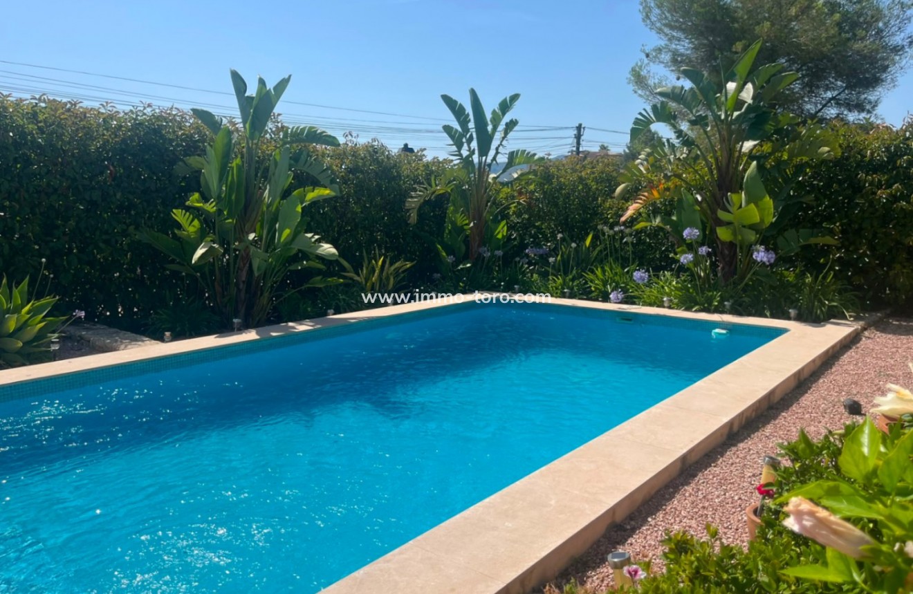 Resale - Villa - Alcalalí