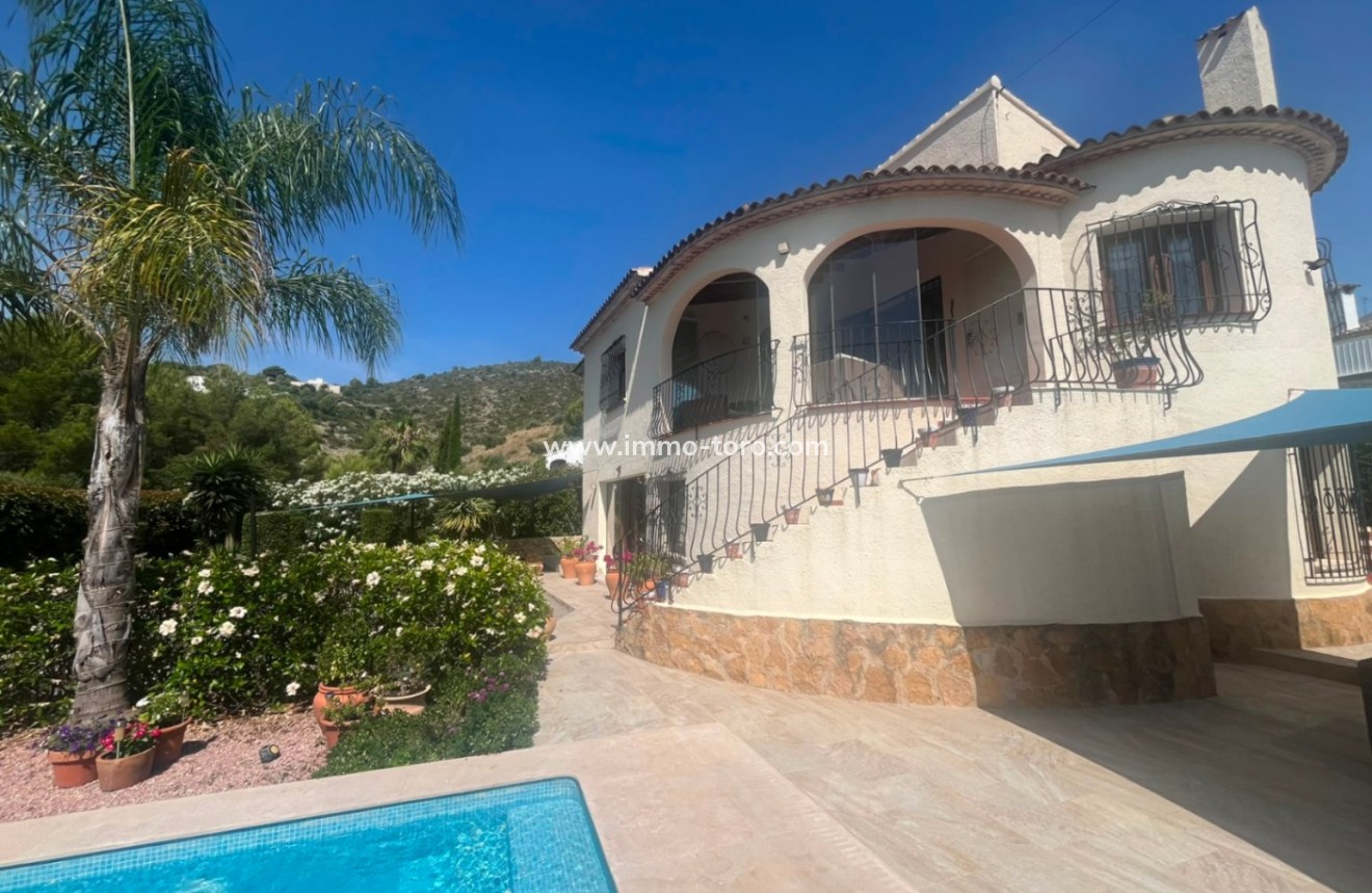 Resale - Villa - Alcalalí