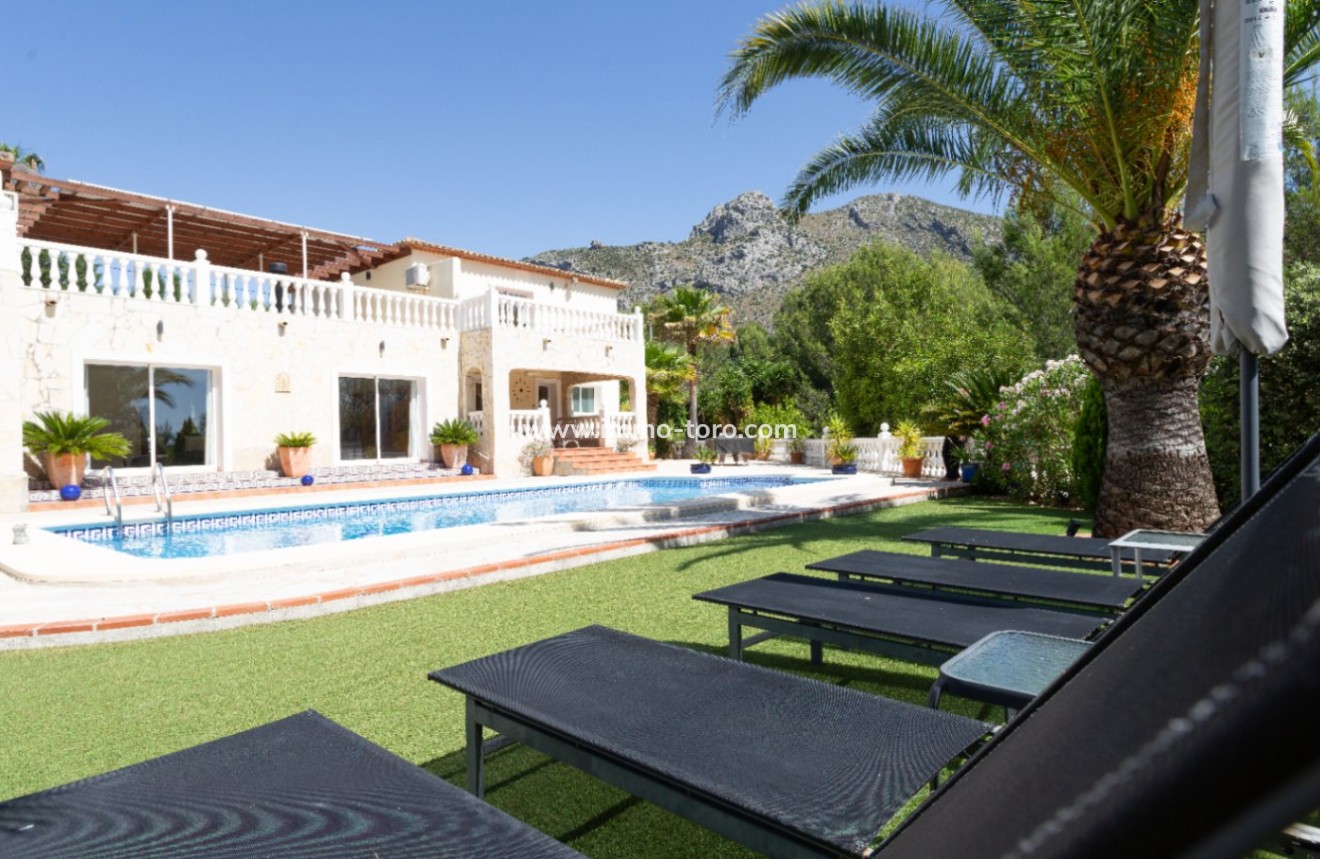 Venta - Villa / Chalet - Benigembla