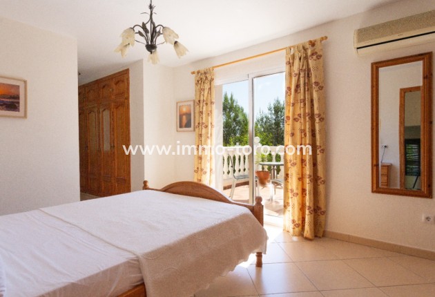 Venta - Villa / Chalet - Benigembla