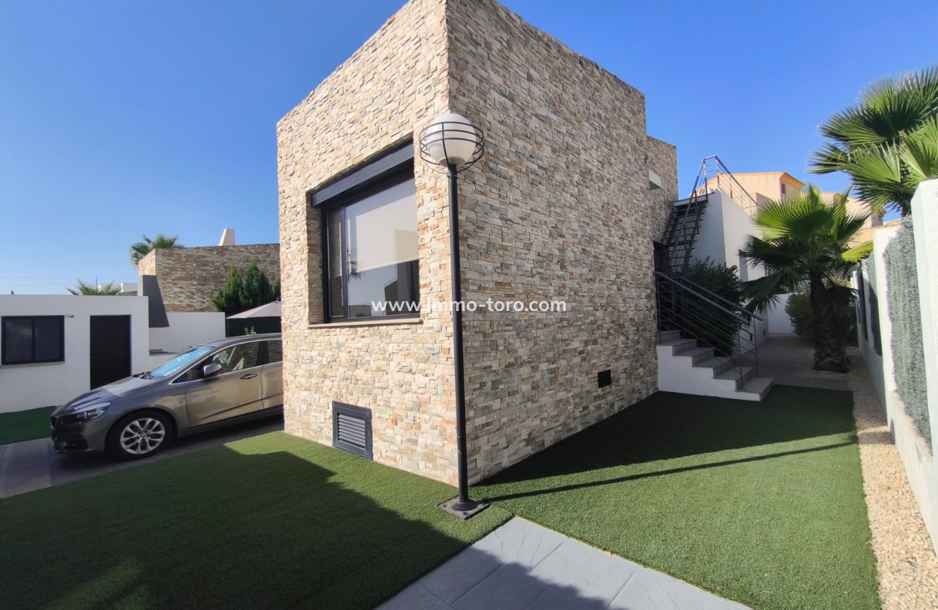 Resale - Villa - Polop - Alberca