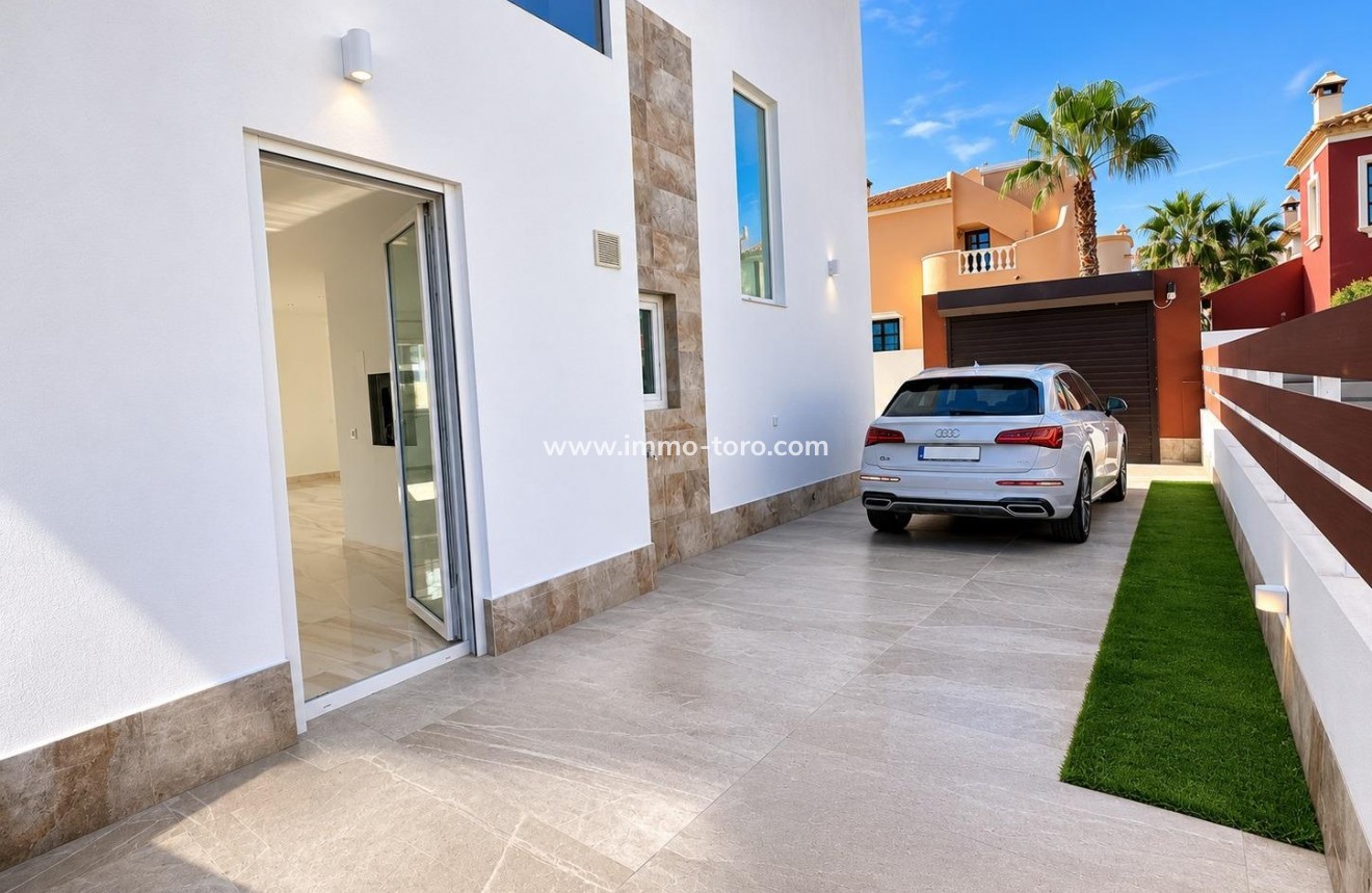 Nueva construcción  - Villa / Chalet - Rojales - Golf La Marquesa (Ciudad Quesada)