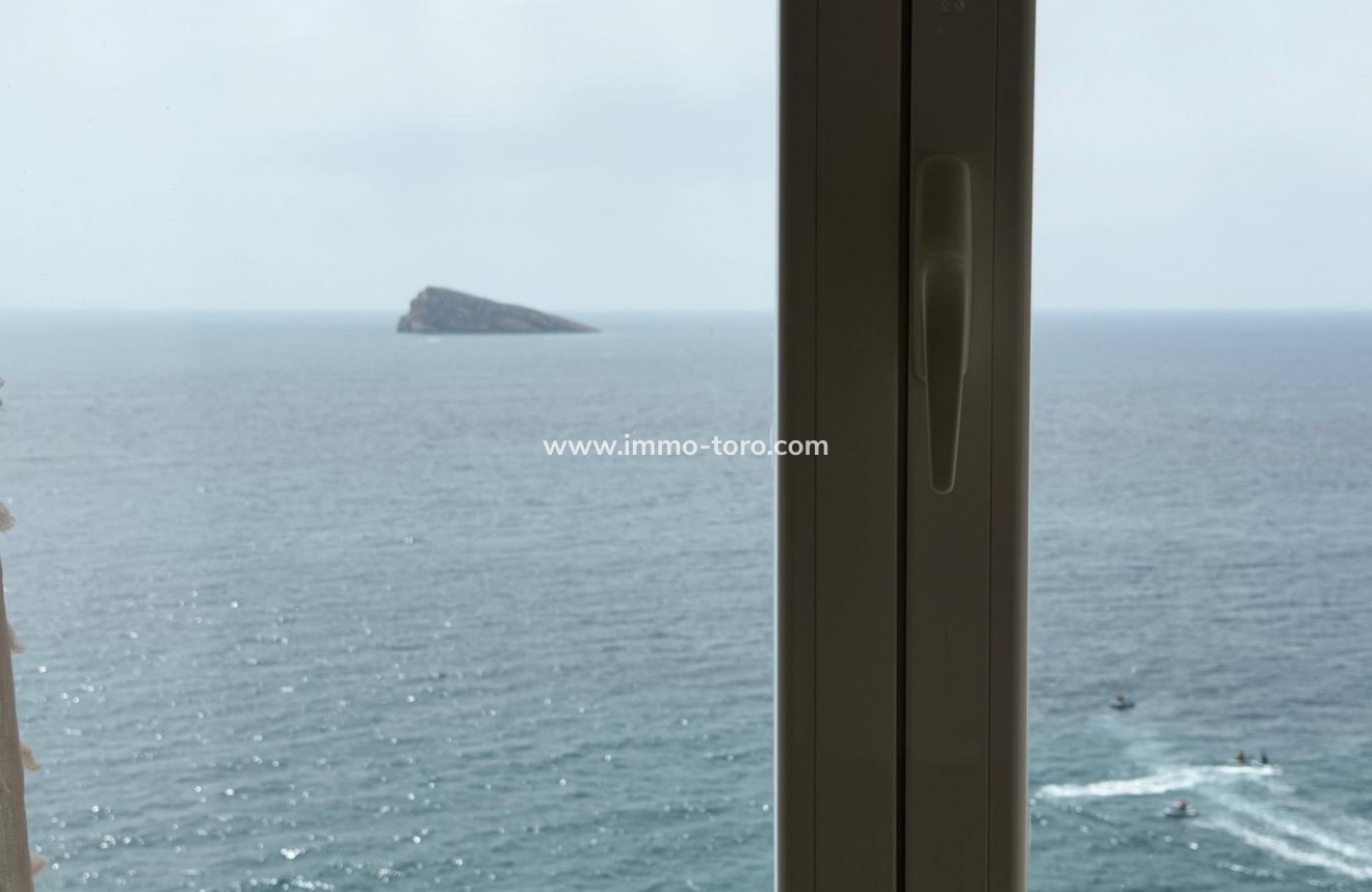 Resale - Apartment - Benidorm - 1ª Linea