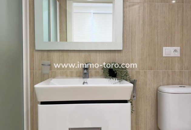 Resale - Apartment - Benidorm - 1ª Linea