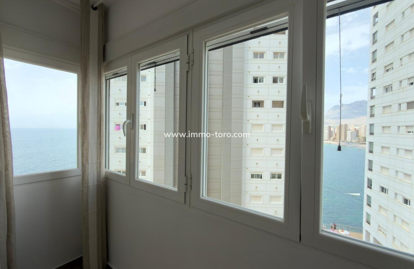 Resale - Apartment - Benidorm - 1ª Linea