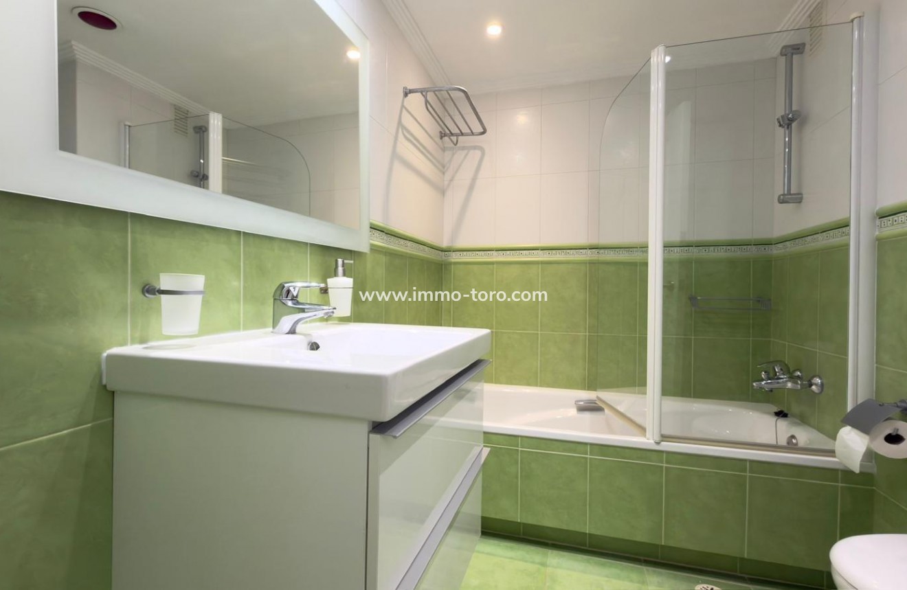 Resale - Apartment - Benidorm - 1ª Linea