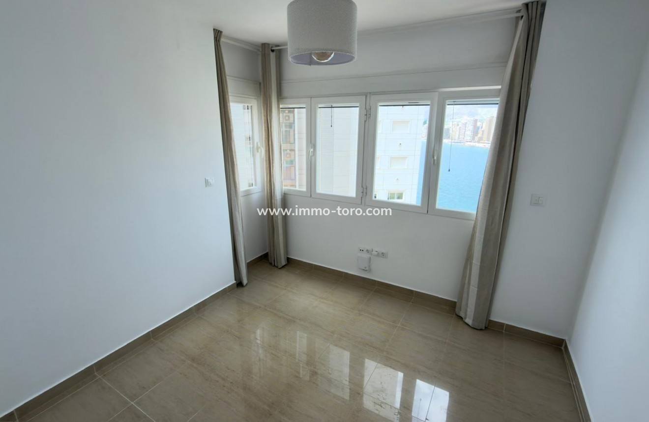 Resale - Apartment - Benidorm - 1ª Linea